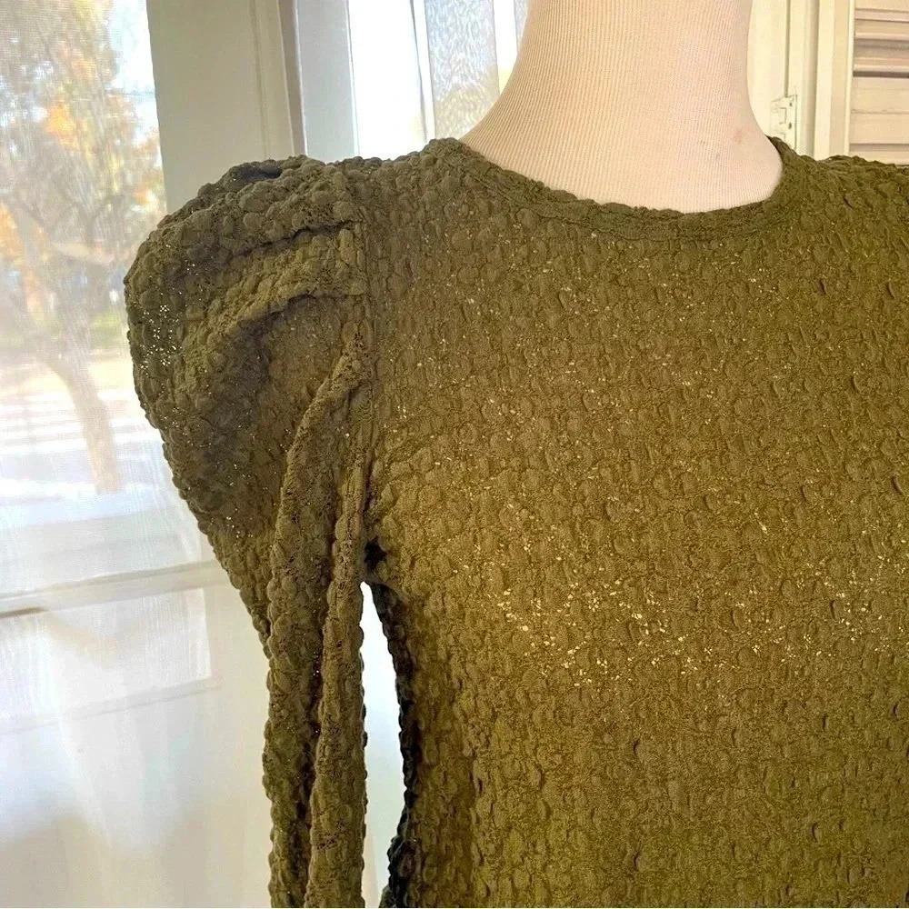 Textured long sleeve shirt with puff shoulders - Picture 4 of 5